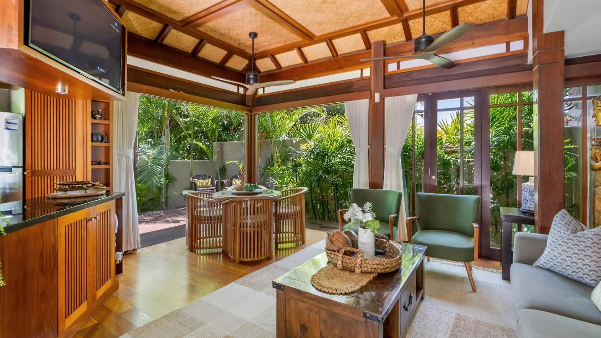 Paradiso Pavilion - An Intimate Bali-Style Haven