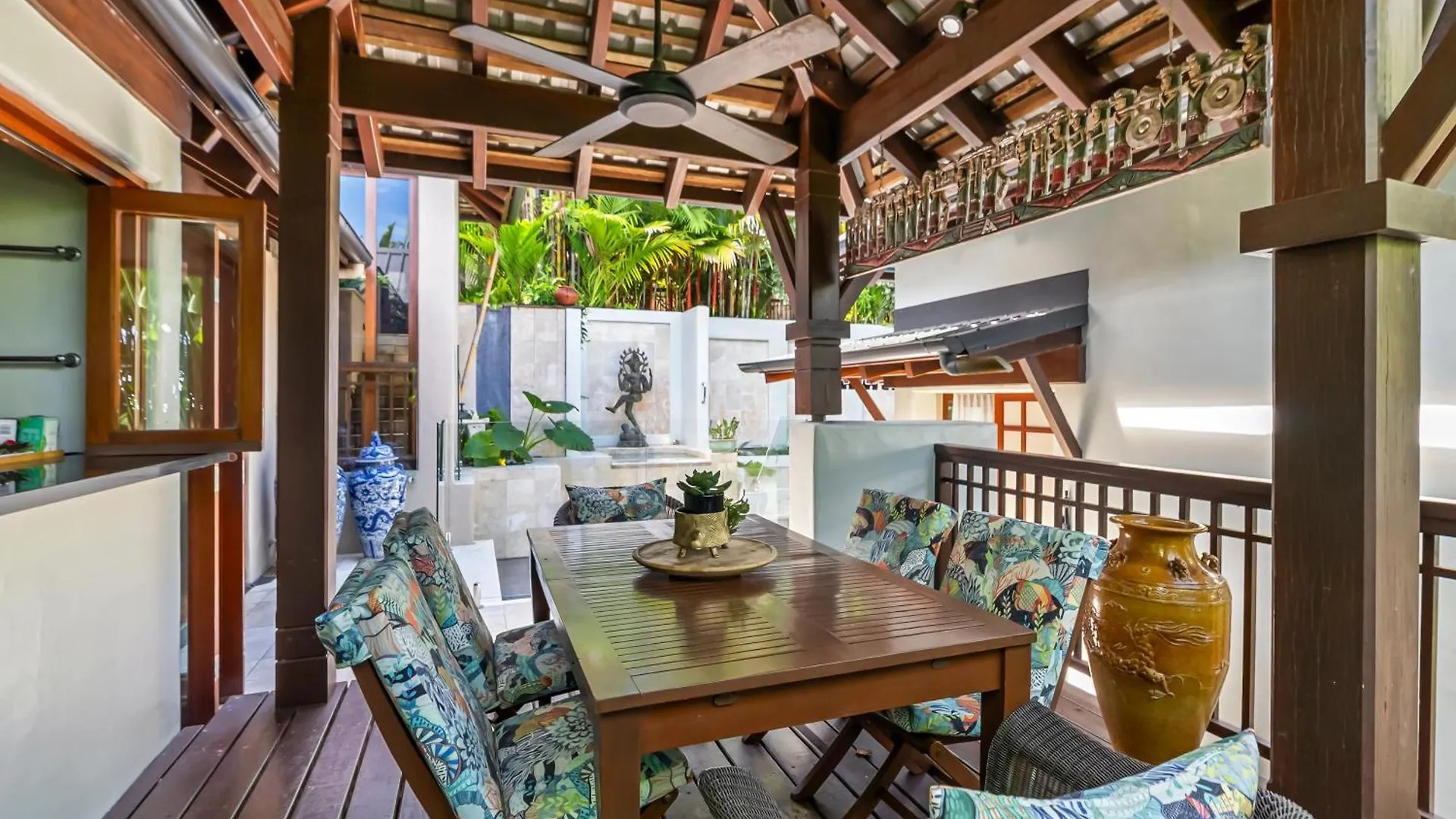 Villa Paradiso Pavilion - An Intimate Bali-Style Haven